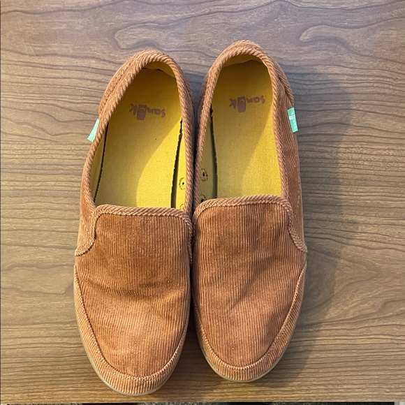 Sanuk Women’s Brown Corduroy Loafers - Picture 8 of 10